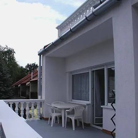 Apartament Jarto *